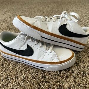 Nike Court Legacy Womens